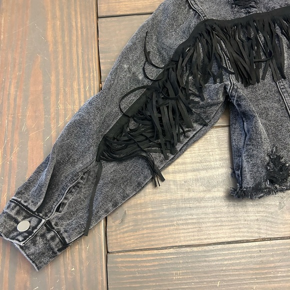 Shein Distressed, Thrashed Black Denim Jacket, Holes Cropped Fringe Size Large - Picture 11 of 13